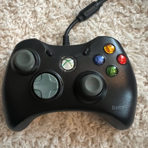 GameStop controller for Xbox 360 compatible. Black used. Good condition. Wired - Picture 1 of 7